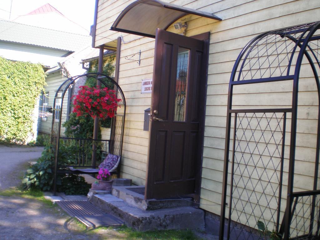 Jannseni Accommodation Parnu Exterior photo